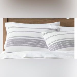 Target Threshold set of 2 king size pillowcases Cotton Woven Stripe, white/black